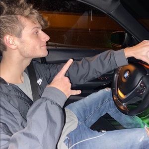 Meet your Posher, Dillon